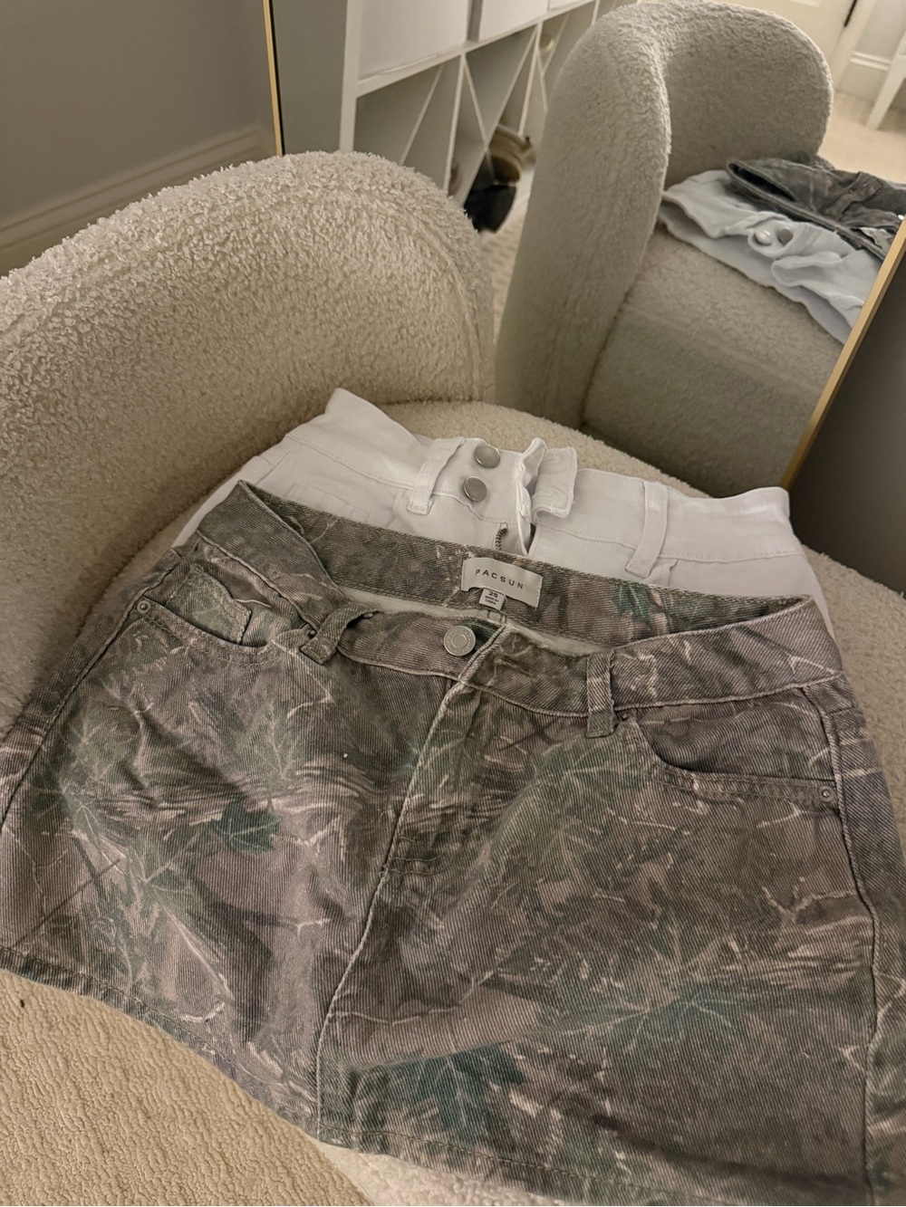 PacSun Camo Mini Skirt + FREE White Mini Skirt 🤎🌿